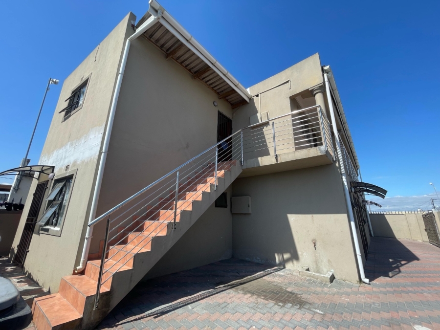 10 Bedroom Property for Sale in Delft South Western Cape